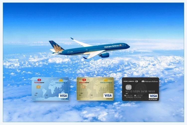 Thẻ tín dụng Techcombank cùng thương hiệu với Vietnam Airlines.