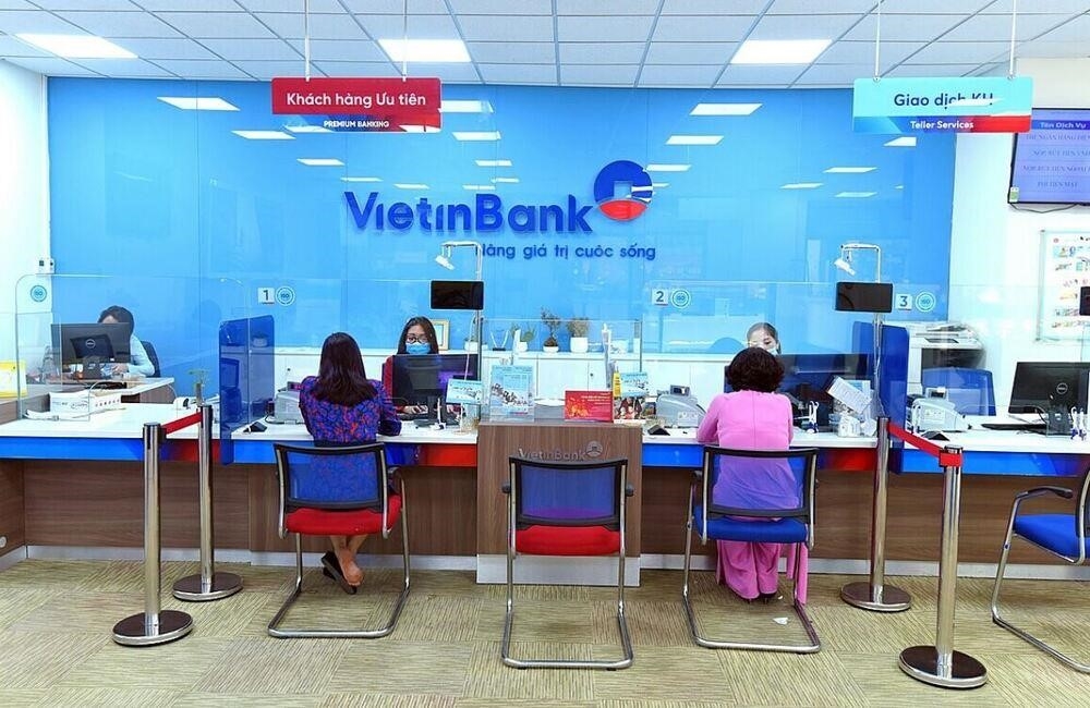 Khách hàng có thể đăng ký dịch vụ Vietinbank Ipad tại điểm giao dịch.